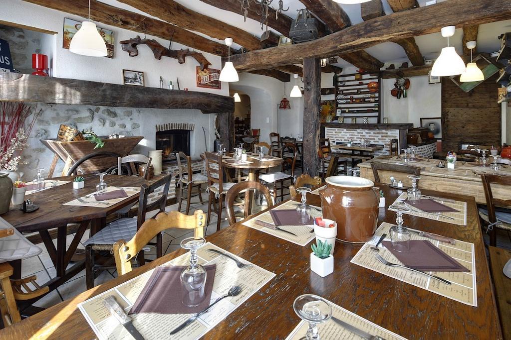 Hotel Restaurant Chez Pito Busque Exterior photo